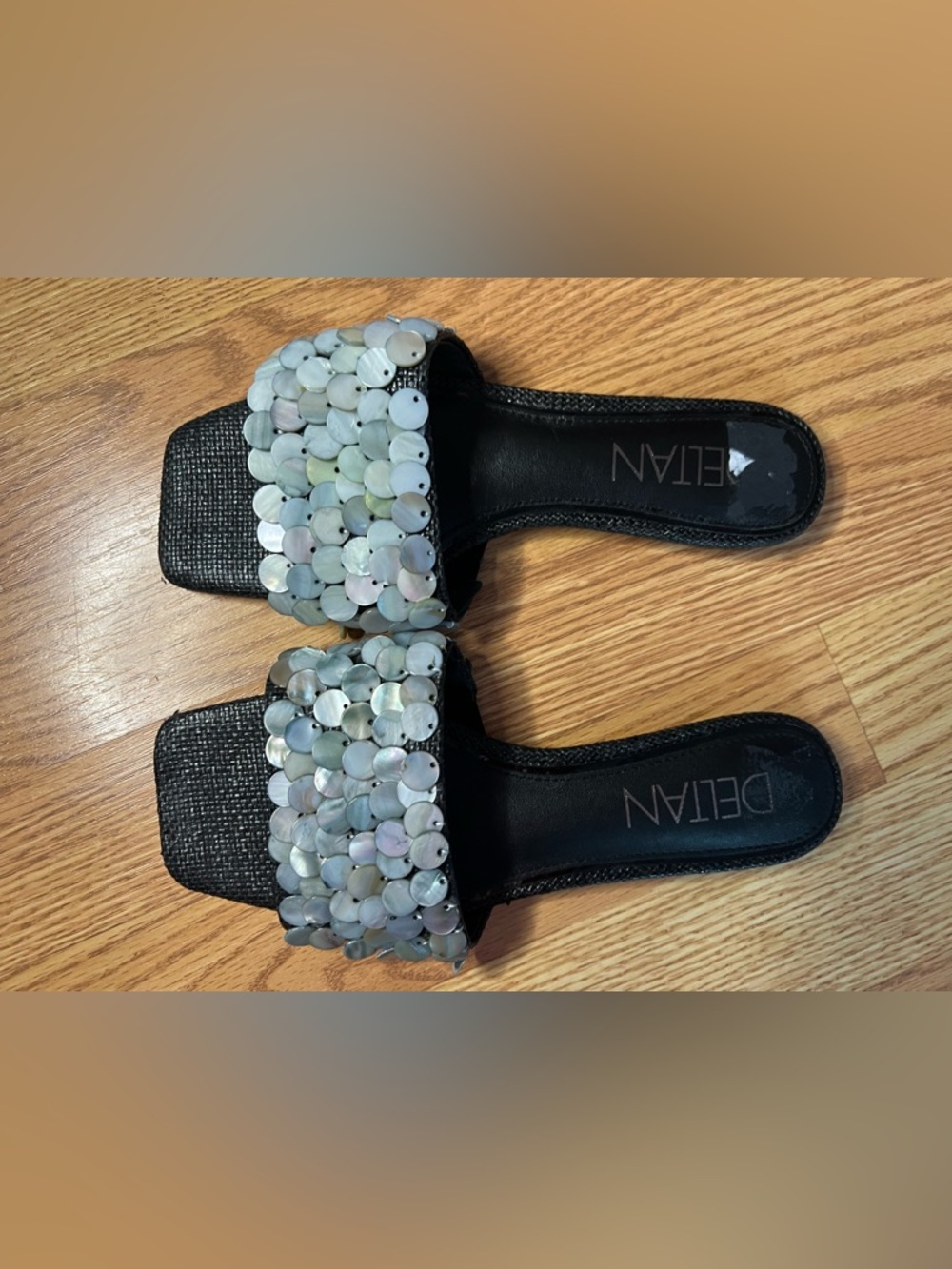 Deltan Flora Metallic Raffia Pearl Disc Flat Sandals in Black Size 6.5 - Picture 8 of 10